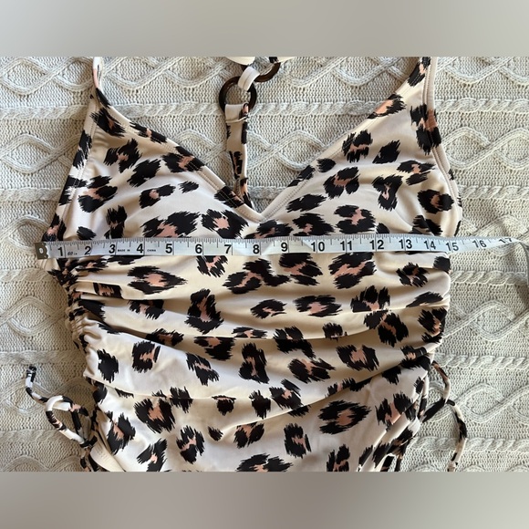 Kona Sol Animal Print 1 Piece Swimsuit Women’s Size Medium - Picture 4 of 10